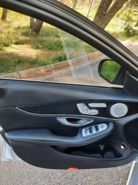 Elbasan, Benzin, gri metalizato automatik Klima 265 km 14.500 €