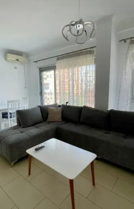 Tirane, jepet me qera apartament 1+1 Kati 4, 70 m² 800 € (MYSLYM SHYRI)