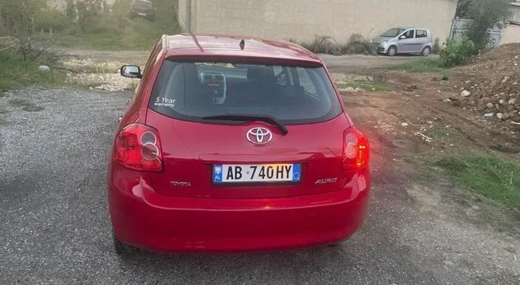 Tirane, shitet makine Toyota Auris Nafte, e kuqe automatik Kondicioner 190.000 km