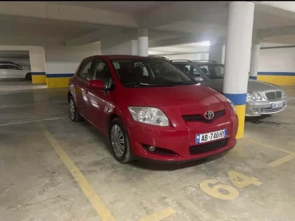 Tirane, shitet makine Toyota Auris Nafte, e kuqe automatik Kondicioner 190.000 km