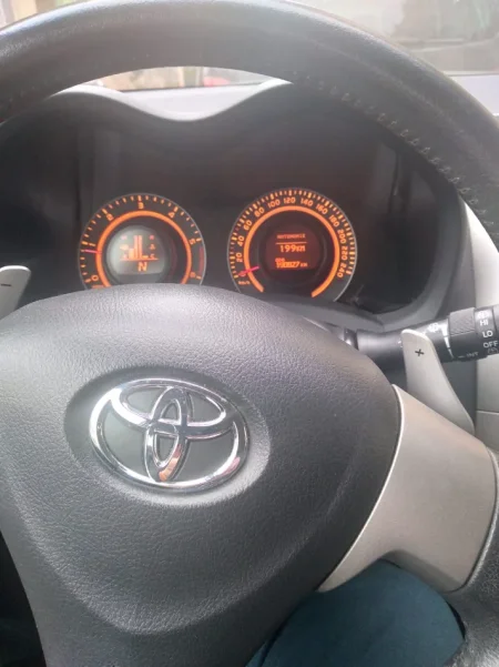 Tirane, shitet makine Toyota Auris Nafte, e kuqe automatik Kondicioner 190.000 km