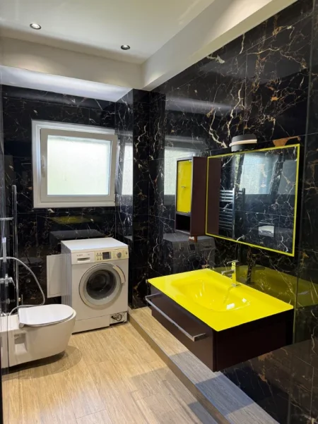 Tirane, jepet me qera apartament 1+1 Kati 2, 95 m² 650 € (Rruga Elbasanit, Vilat Amerikane)