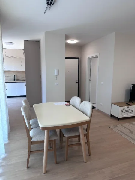 Tirane, jepet me qera apartament 2+1+Ballkon Kati 5, 117 m² 750 € (Ish Sheshi Shqiponja/Kompleksi Akses)
