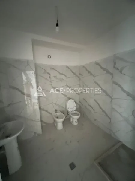 Durres, jepet me qera apartament 3+1 Kati 6, 105 m² 499 € (Ujsjellesi, Durres)
