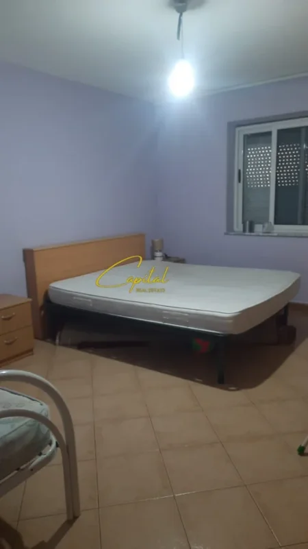 Tirane, jepet me qera apartament 2+1 Kati 1, 120 m² 450 € (ISH PARKU)