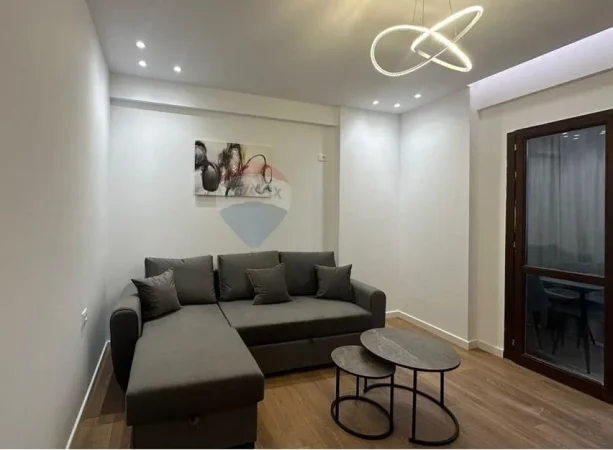 Tirane, shitet apartament 1+1 Kati 1, 53 m² 145.000 € (Komuna e Parisit)