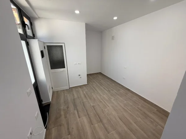 Tirane, shitet zyre Kati 0, 60 m² (Rruga Todi Shkurti)