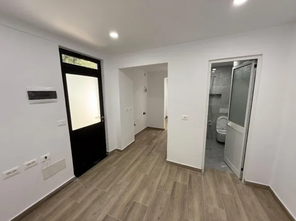 Tirane, shitet zyre Kati 0, 60 m² (Rruga Todi Shkurti)