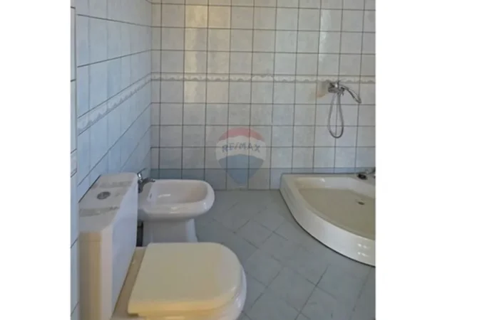Vlore, shitet apartament 1+1+Ballkon Kati 12, 88 m² 114.400 € (Rruga Gjergj Kastrioti (Transballkanike), Vlorë)