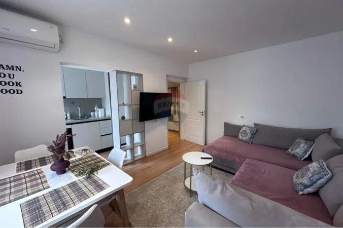 Tirane, jepet me qera apartament 1+1+Ballkon Kati 4, 55 m² 675 € (Myslym Shyri)