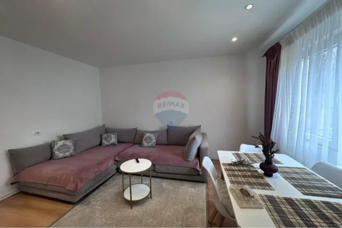 Tirane, jepet me qera apartament 1+1+Ballkon Kati 4, 55 m² 675 € (Myslym Shyri)