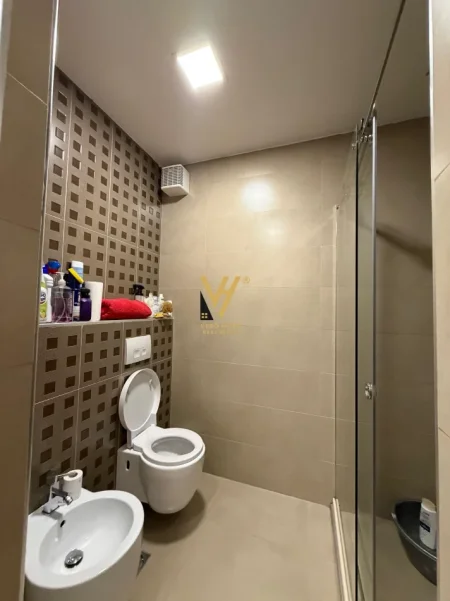 Tirane, shitet apartament 3+1+Ballkon Kati 7, 131 m² 367.000 € (KOMUNA E PARISIT)