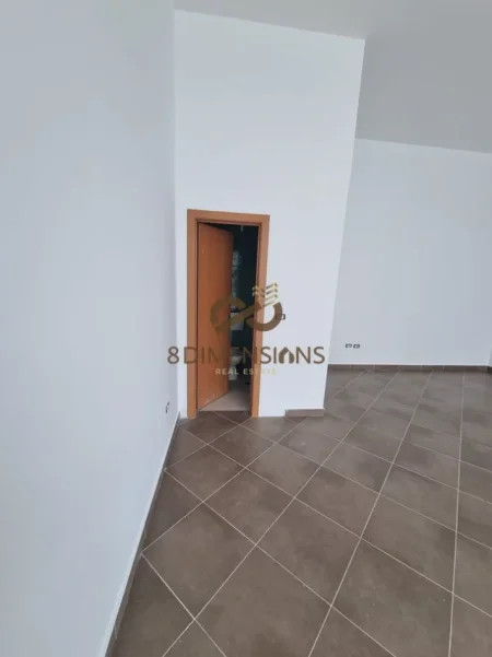 Tirane, jepet me qera ambjent biznesi Kati 0, 53 m² 400 € (astir)