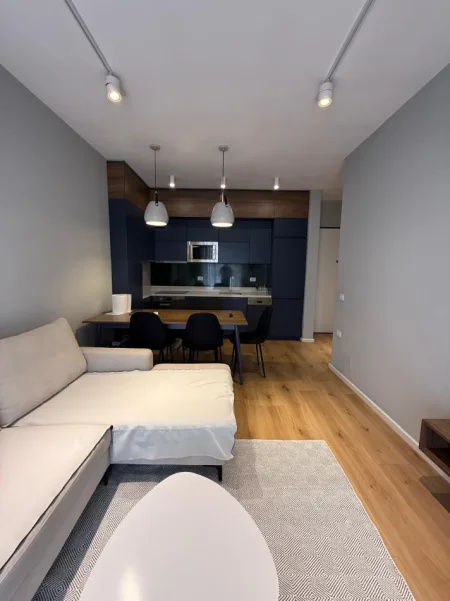 Tirane, jepet me qera apartament 1+1 Kati 4, 65 m² 650 € (Astir)