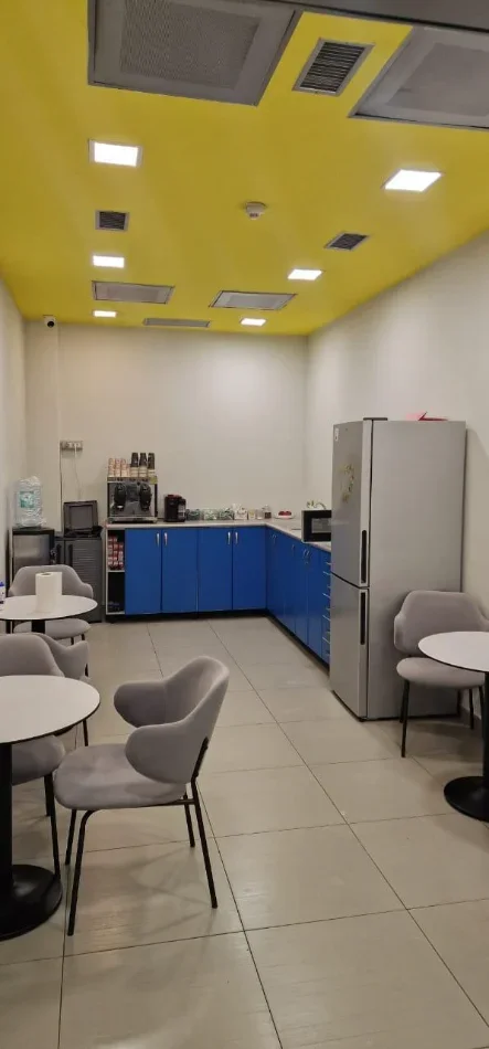 Tirane, jepet me qera zyre Kati 2, 220 m² 4.400 € (RRUGA E KAVAJES)