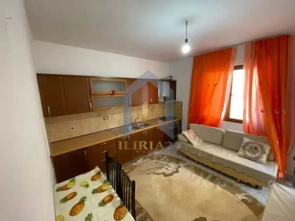 Tirane, jap me qera apartament 1+1+Ballkon Kati 1, 60 m² 400 € (Apartament 1+1 me qIra Porcelan)