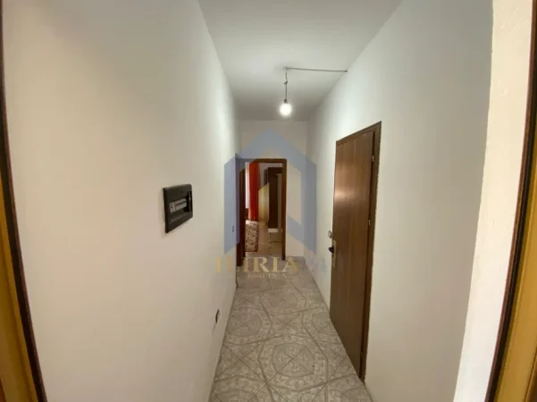 Tirane, jap me qera apartament 1+1+Ballkon Kati 1, 60 m² 400 € (Apartament 1+1 me qIra Porcelan)