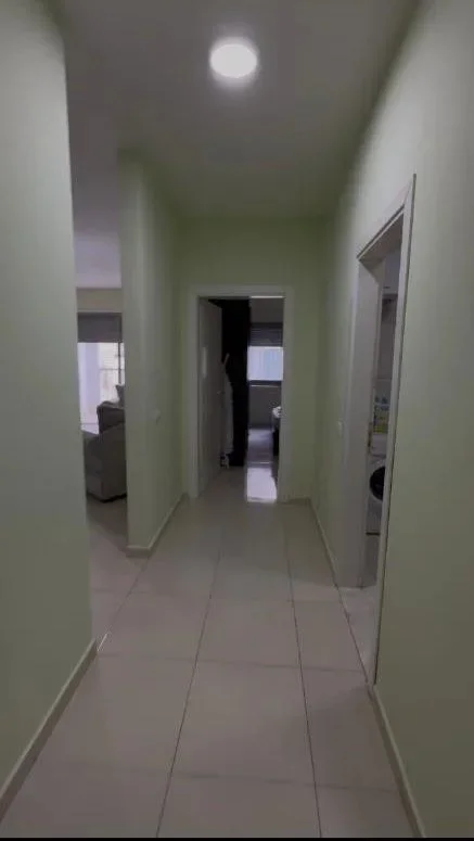 Tirane, jepet me qera apartament 1+1 Kati 4, 60 m² 600 € (KOMUNA E PARISIT)