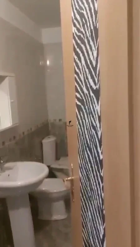 Tirane, jepet me qera apartament 2+1 Kati 3, 100 m² 700 € (MINE PEZA)