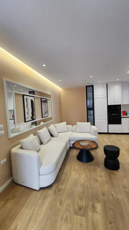 Tirane, shitet apartament 2+1 Kati 3, 117 m² 350.000 € (Rruga e Durresit)