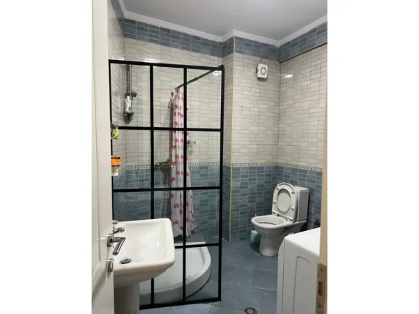 Shqiperi, shitet apartament 2+1 Kati 5, 117 m² 173.000 € (Rruga Sabri Preveza ne zonen e Astirit)