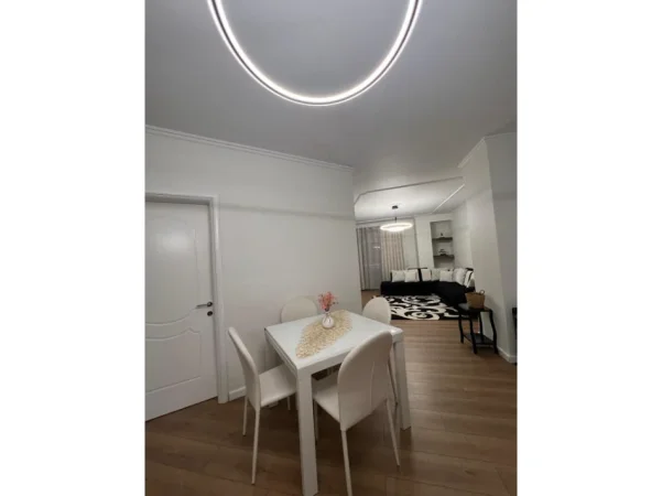 Shqiperi, shitet apartament 2+1 Kati 5, 117 m² 173.000 € (Rruga Sabri Preveza ne zonen e Astirit)