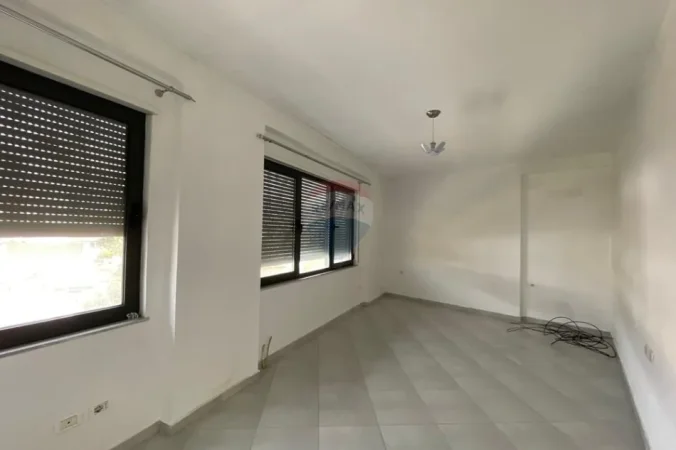 Tirane, jepet me qera apartament , 106 m² 198.999 € (ish tregu elektrik)