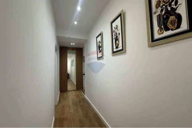 Tirane, shitet apartament 1+1 , 53 m² 145.000 € (Komuna e Parisit)