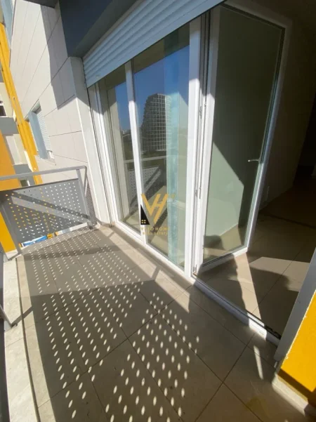 Tirane, jepet me qera zyre Kati 2, 68 m² 1.050 € (RRUGA E KOSOVAREVE)