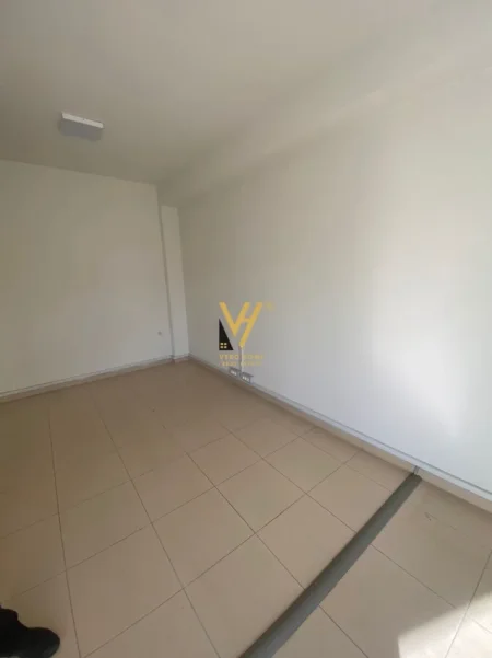Tirane, jepet me qera zyre Kati 2, 68 m² 1.050 € (RRUGA E KOSOVAREVE)