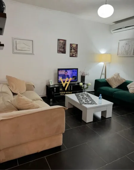 Tirane, jepet me qera apartament 2+1+Ballkon Kati 5, 90 m² 620 € (RRUGA BARDHYL)