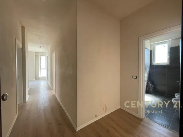 Tirane, shitet apartament 3+1+Ballkon Kati 3, 136 m² 435.000 € (komuna e parisit)