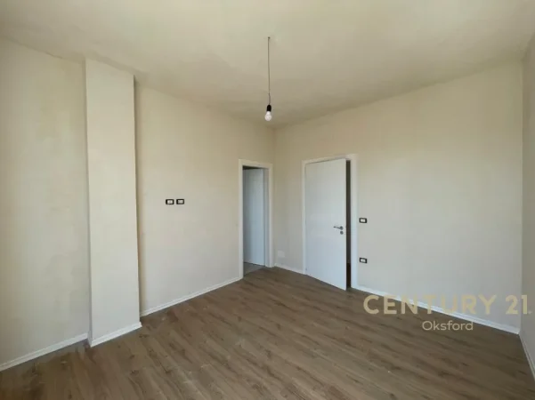 Tirane, shitet apartament 3+1+Ballkon Kati 3, 136 m² 435.000 € (komuna e parisit)