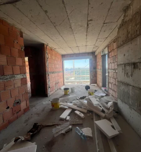 Tirane, shitet apartament 1+1+Ballkon , 64 m² 100.000 € 