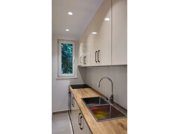 Tirane, jepet me qera apartament 1+1 Kati 2, 55 m² 550 € 