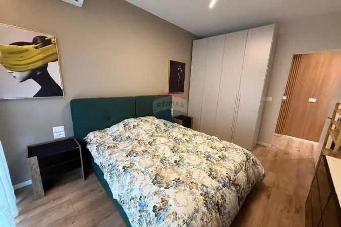 Tirane, jepet me qera apartament 1+1+Ballkon Kati 4, 65 m² 750 € (Liqeni i Thate)