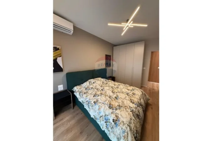 Tirane, jepet me qera apartament 1+1+Ballkon Kati 4, 65 m² 750 € (Liqeni i Thate)