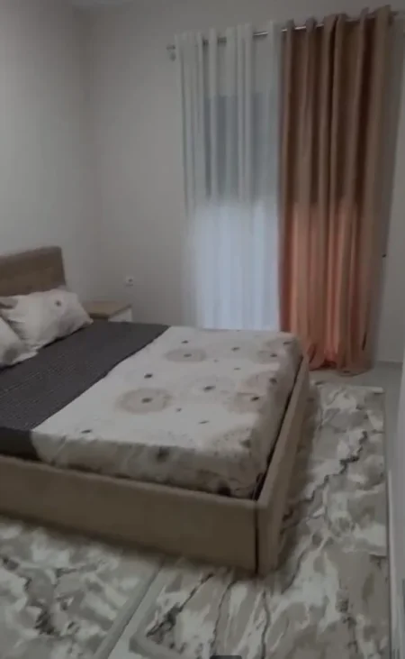 Tirane, jepet me qera apartament 1+1 Kati 1, 74 m² 500 € (Rruga Teodor Keko)