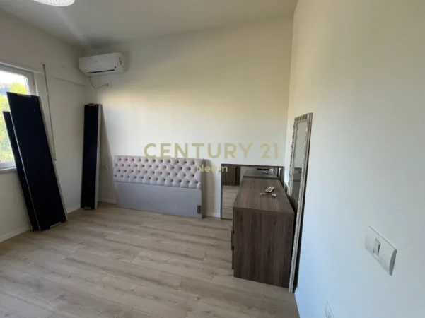 Tirane, shitet apartament 3+1+Ballkon Kati 1, 126 m² 275.000 € (liqeni i thate)