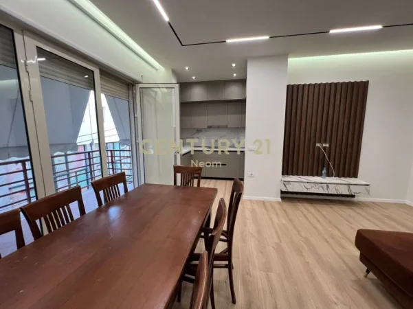 Tirane, shitet apartament 3+1+Ballkon Kati 1, 126 m² 275.000 € (liqeni i thate)