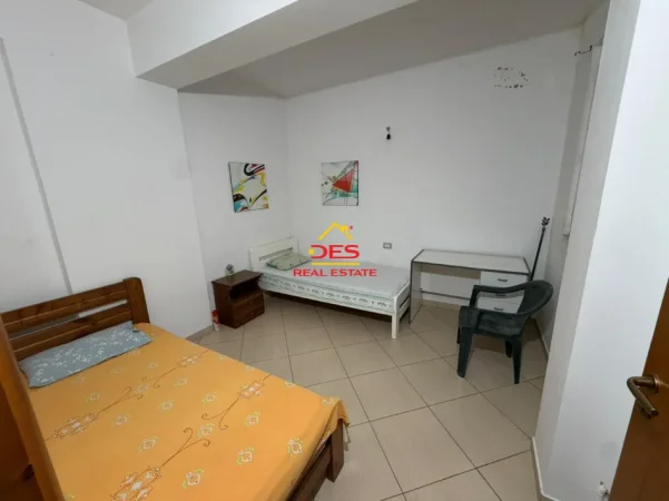 Vlore, shitet apartament 2+1+Ballkon Kati 5, 132 m² 135.000 € (Rruga Enver Jaho)