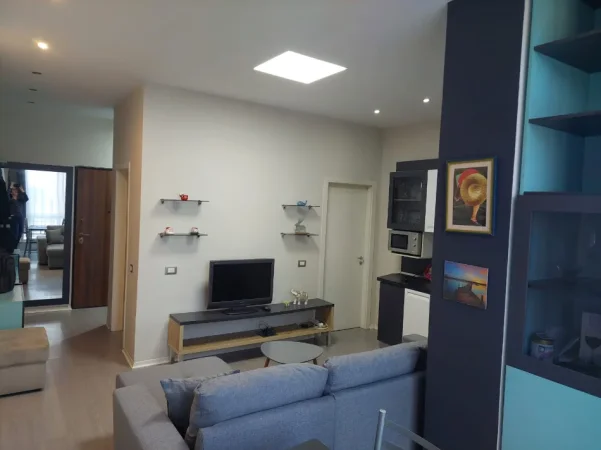 Tirane, jepet me qera apartament 1+1 Kati 2, 60 m² 600 € (Rruga Budi mbi Liceun Artistik)