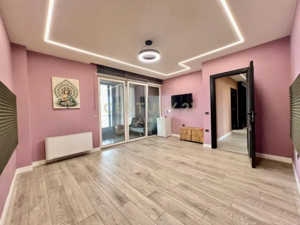 Tirane, shitet apartament 3+1+Ballkon Kati 7, 202 m² 548.000 € (xhenfize keko)