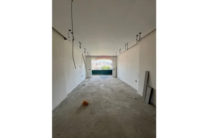 Tirane, shitet apartament 2+1+Ballkon , 104 m² 230.000 € 