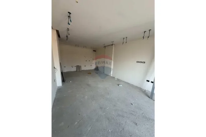 Tirane, shitet apartament 2+1+Ballkon , 104 m² 230.000 € 