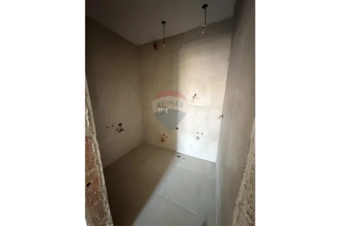 Tirane, shitet apartament 2+1+Ballkon , 104 m² 230.000 € 