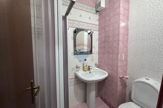 Tirane, jepet me qera apartament 2+1 Kati 7, 110 m² 1.200 € 