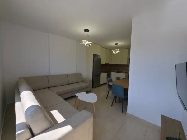 Tirane, jepet me qera apartament 1+1 Kati 3, 420 € 