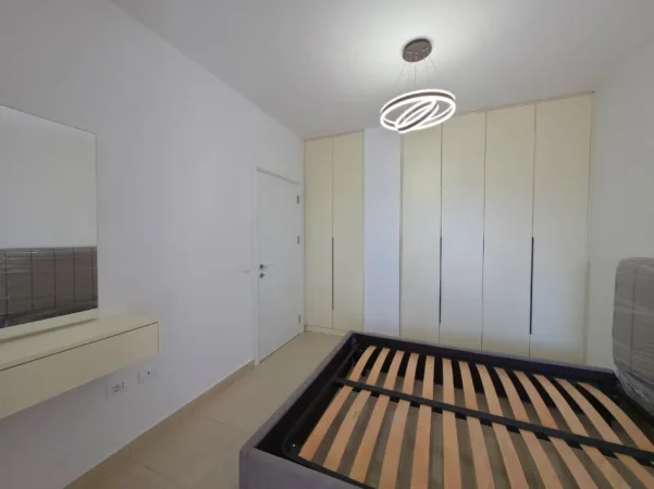 Tirane, jepet me qera apartament 1+1 Kati 3, 420 € 