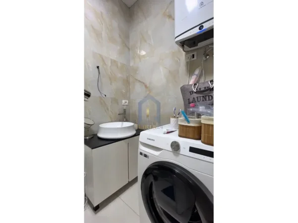 Tirane, shitet apartament 1+1+Ballkon Kati 5, 82 m² 1.550.000 € (Apartament 1+1 për shitje tek Oxhaku)